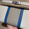 Birkin 30cm CLUB – This discontinued bag belongs to the sporty series launched in 2012. Its most distinctive feature is two vertical stripes on the bag body. It is characterized by a combination of Togo leather and lizard leather, exuding a retro yet spor