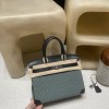 30cm Birkin with Waffle Stitch – The appeal lies in its rare design, so you’ll rarely see the same style when you go out!