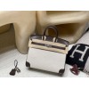 25cm Birkin (Fabric & Swift Leather) – Color: 46 Ebene The canvas material creates a more youthful atmosphere and is lighter and easier to use compared to full-leather versions, which is its key feature.