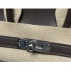 25cm Birkin (Fabric & Swift Leather) – Color: 46 Ebene The canvas material creates a more youthful atmosphere and is lighter and easier to use compared to full-leather versions, which is its key feature.