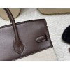 25cm Birkin (Fabric & Swift Leather) – Color: 46 Ebene The canvas material creates a more youthful atmosphere and is lighter and easier to use compared to full-leather versions, which is its key feature.