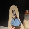 30cm Birkin (Swift Leather & Denim Canvas) – Color: 46/Ebene with Gold Hardware The perfect combination of Swift leather and canvas creates a profound vintage mood – a rare item with excellent investment potential.