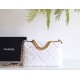 【新登場】CHANEL 19Bag ミッドサイズハンドバッグ アップグレードバージョン ホワイト - ハイクラスで万能なファッションアイテム 【新登場】CHANEL 19Bag ミッドサイズハンドバッグ アップグレードバージョン ホワイト - ハイクラスで万能なファッションアイテム