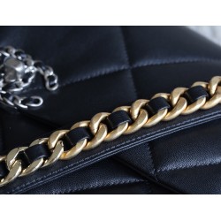 【新登場】CHANEL 19Bag ミッドサイズハンドバッグ アップグレードバージョン ブラックシルバークラス - 三色チェーンで彩るエレガンス