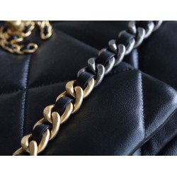 【新登場】CHANEL 19Bag ミッドサイズハンドバッグ アップグレードバージョン ブラックゴールドクラス - 三色金色チェーンで輝くエレガンス
