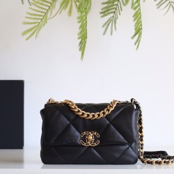 【新登場】CHANEL 19Bag スモールサイズハンドバッグ アップグレードバージョン ブラック＆ゴールド - 三色金色チェーンで輝く女神エレガンス​