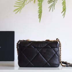 【新登場】CHANEL 19Bag スモールサイズハンドバッグ アップグレードバージョン ブラック＆ゴールド - 三色金色チェーンで輝く女神エレガンス​
