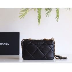 【新登場】CHANEL 19Bag スモールサイズハンドバッグ アップグレードバージョン ブラック＆ゴールド - 三色金色チェーンで輝く女神エレガンス​