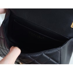 2025NEW-032 24P 春夏コレクション シャネル パールネックレス フラップバッグ：心を掴むパールスクエアミニの究極可愛さ 12.5×17×5cm 