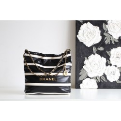 【24s 新作】Chanel 22Bag カスタムカラー ホワイト / ブラック アンティバ原廠革 | 白黒パンダ配色 クラシックトレンドバッグ 35×37×7 cm