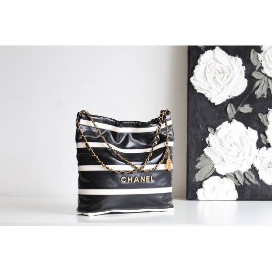 【24s 新作】Chanel 22Bag カスタムカラー ホワイト / ブラック アンティバ原廠革 | 白黒パンダ配色 クラシックトレンドバッグ 35×37×7 cm 【24s 新作】Chanel 22Bag カスタムカラー ホワイト / ブラック アンティバ原廠革 | 白黒パンダ配色 クラシックトレンドバッグ 35×37×7 cm