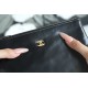 【24s 新作】Chanel 22Bag カスタムカラー ホワイト / ブラック アンティバ原廠革 | 白黒パンダ配色 クラシックトレンドバッグ 35×37×7 cm 【24s 新作】Chanel 22Bag カスタムカラー ホワイト / ブラック アンティバ原廠革 | 白黒パンダ配色 クラシックトレンドバッグ 35×37×7 cm