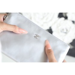 【100 周年記念】Chanel 22bag ゴミ袋バッグ - モンテベロ油蠟牛革 × 独創的デザイン 39×42×8cm