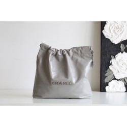 【No.22 香水 100 周年記念】Chanel 22 バッグ ゴミ袋デザイン - モンテベロ油蝋牛革 × モダンエレガンス  39×42×8cm