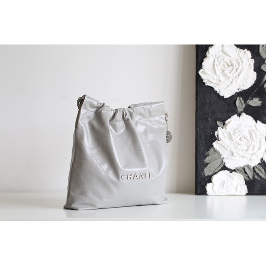 【No.22 香水 100 周年記念】Chanel 22 バッグ ゴミ袋デザイン - モンテベロ油蝋牛革 × モダンエレガンス 39×42×8cm 【No.22 香水 100 周年記念】Chanel 22 バッグ ゴミ袋デザイン - モンテベロ油蝋牛革 × モダンエレガンス 39×42×8cm