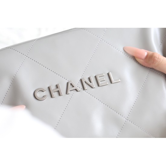【No.22 香水 100 周年記念】Chanel 22 バッグ ゴミ袋デザイン - モンテベロ油蝋牛革 × モダンエレガンス 39×42×8cm 【No.22 香水 100 周年記念】Chanel 22 バッグ ゴミ袋デザイン - モンテベロ油蝋牛革 × モダンエレガンス 39×42×8cm