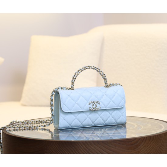 【CHANEL 25S】春夏新作 ケリー ハンドルチェーンバッグ ミルキーブルー 淡い青 × ライトゴールド 清涼感あふれるエレガンス10×18×6.7 cm
