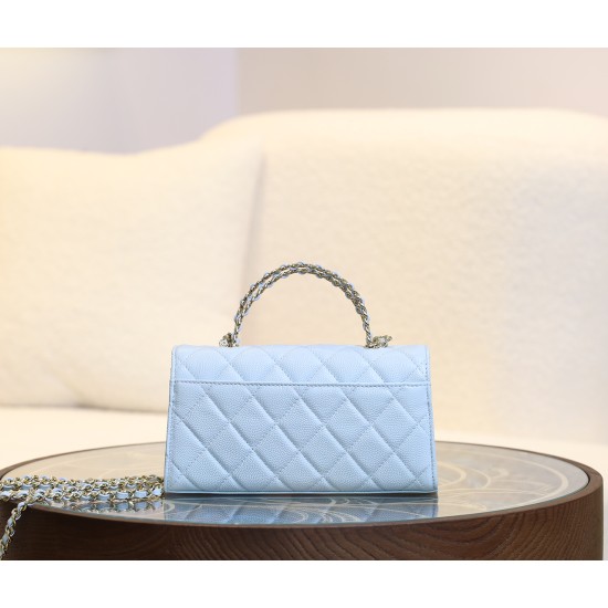 【CHANEL 25S】春夏新作 ケリー ハンドルチェーンバッグ ミルキーブルー 淡い青 × ライトゴールド 清涼感あふれるエレガンス10×18×6.7 cm