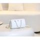 Chanel 25P Mini ボウリングバッグ|クラシック必殺技!丸バケツ型と 18K 薄金で魅せるファッション実用両立の逸品 11.7×18.7×11 cm Chanel 25P Mini ボウリングバッグ|クラシック必殺技!丸バケツ型と 18K 薄金で魅せるファッション実用両立の逸品 11.7×18.7×11 cm