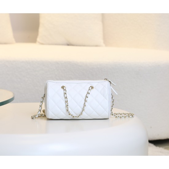 Chanel 25P Mini ボウリングバッグ|クラシック必殺技!丸バケツ型と 18K 薄金で魅せるファッション実用両立の逸品 11.7×18.7×11 cm Chanel 25P Mini ボウリングバッグ|クラシック必殺技!丸バケツ型と 18K 薄金で魅せるファッション実用両立の逸品 11.7×18.7×11 cm