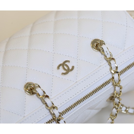 Chanel 25P Mini ボウリングバッグ|クラシック必殺技!丸バケツ型と 18K 薄金で魅せるファッション実用両立の逸品 11.7×18.7×11 cm Chanel 25P Mini ボウリングバッグ|クラシック必殺技!丸バケツ型と 18K 薄金で魅せるファッション実用両立の逸品 11.7×18.7×11 cm