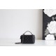 【新品登場】Chanel 化粧用ロングケース - ダイヤモンドと小牛革の究極のエレガンス​ 9.7×19×5.8 cm 