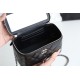 【新品登場】Chanel 化粧用ロングケース - ダイヤモンドと小牛革の究極のエレガンス​ 9.7×19×5.8 cm 