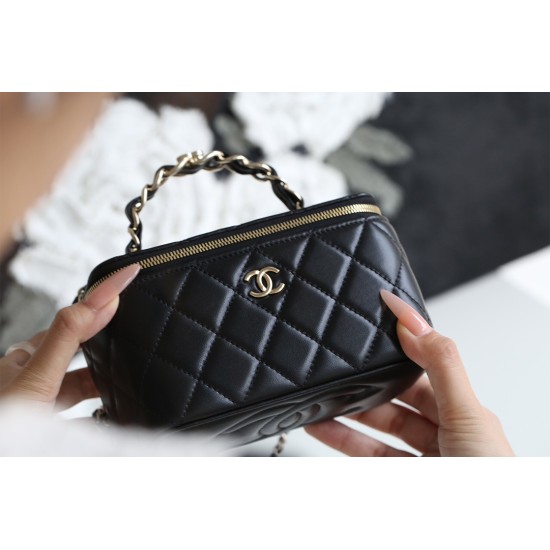 【23K 限定】新ロゴ ウォーリストケース - 仔羊革と金メッキの究極ファッションアイテム​17×9.5×8 cm