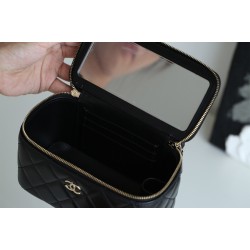 【23K 限定】新ロゴ ウォーリストケース - 仔羊革と金メッキの究極ファッションアイテム​17×9.5×8 cm