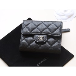 【シャネル クラシック 3 つ折り財布】キャビアレザー × ダブル C ロゴ マルチファンクション実用派 11.5×10.5×3cm