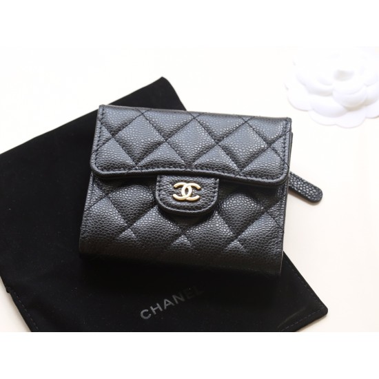 【シャネル】クラシック 3 つ折り財布｜キャビアレザー × ダブル C ロゴ ハイクオリティ実用派 11.5×10.5×3cm