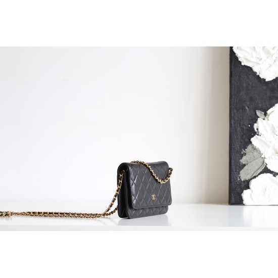 CHANEL WOC 新版磁石クリップ式｜「発財包」と呼ばれる人気バッグ、キャビア胎牛皮と 18K 真金メッキで贅沢な使用感​ 12×19.3×3.5cm 