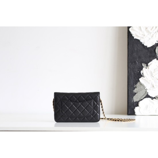 CHANEL WOC 新版磁石クリップ式｜「発財包」と呼ばれる人気バッグ、キャビア胎牛皮と 18K 真金メッキで贅沢な使用感​ 12×19.3×3.5cm 