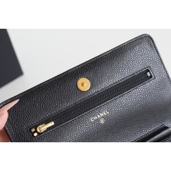 CHANEL WOC 新版磁石クリップ式｜「発財包」と呼ばれる人気バッグ、キャビア胎牛皮と 18K 真金メッキで贅沢な使用感​ 12×19.3×3.5cm 