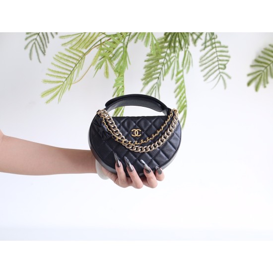 CHANEL 24 フランホイールハンドバッグ 新モデル｜チェーンとリボンのデザインで引き立つ可愛らしさ、日常にピッタリなコンパクトサイズ​ 19×11×3cm