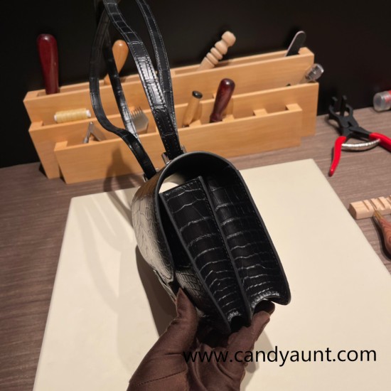 Hermes Constance 19cm Matte Alligator Crocodile 89 /Black (Noir) 18cm Full Handmade Hermes Constance 19cm Matte Alligator Crocodile 89 /Black (Noir) 18cm Full Handmade