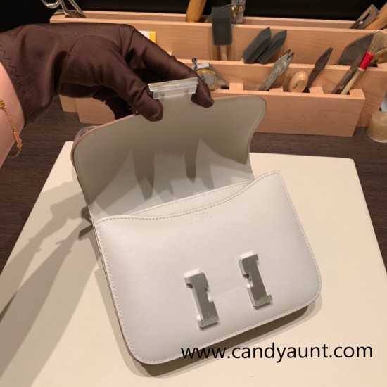 Hermes Constance 19cm swift 80 /Pearl Grey Silver Hardware 18cm Full Handmade Hermes Constance 19cm swift 80 /Pearl Grey Silver Hardware 18cm Full Handmade