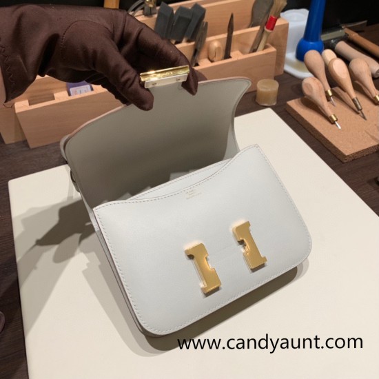 Hermes Constance 19cm swift 80 /Pearl Grey Gold Hardware 18cm Full Handmade Hermes Constance 19cm swift 80 /Pearl Grey Gold Hardware 18cm Full Handmade