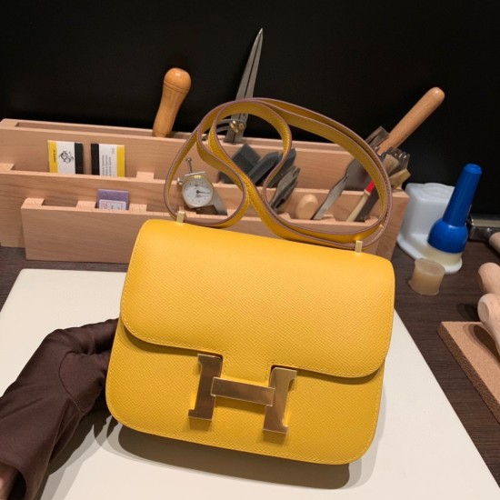 Hermes Constance 19cm Epsom 7R/ Azur Gold Hardware 18cm Full Handmade Hermes Constance 19cm Epsom 7R/ Azur Gold Hardware 18cm Full Handmade