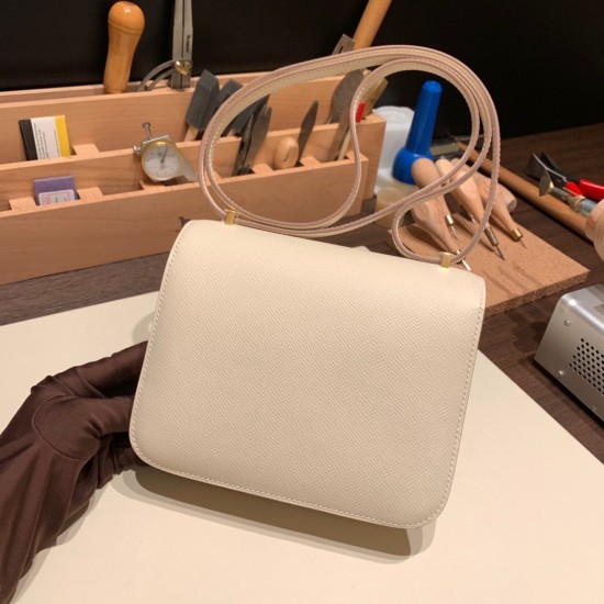 Hermes Constance 19cm Epsom 10/ Craie Gold Hardware 18cm Full Handmade Hermes Constance 19cm Epsom 10/ Craie Gold Hardware 18cm Full Handmade