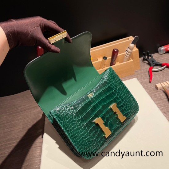 Hermes Constance 24cm Shiny Alligator Crocodile 67 /Vert Fonce Gold Hardware Hermes Constance 24cm Shiny Alligator Crocodile 67 /Vert Fonce Gold Hardware