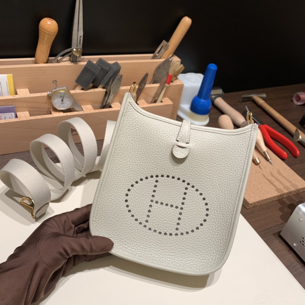 HERMES TPM Mini Evelyn Clemence 08 /Blue Pale SilverHardware