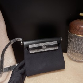89/Black (Noir)  Shoulder Bag Halzan Zip MiniSilver HardwareSilver Hardware  Full Handmade