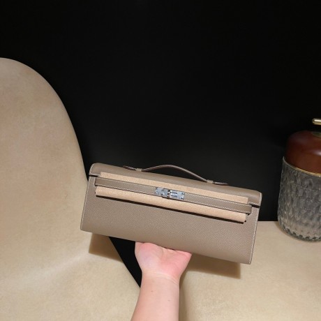 Epsom 18/Étoupe Grey (Étoupe)     Full Handmade  HERMES  Kelly Cut 