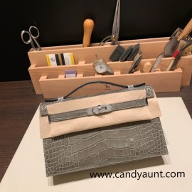  81 /Gris Tourterelle Silver Hardware  kelly pochette  Alligateor