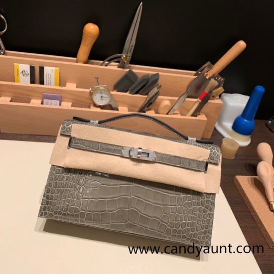 Hermes Kelly pochette Alligateor 81 /Gris Tourterelle Silver Hardware Pochette--001 Hermes Kelly pochette Alligateor 81 /Gris Tourterelle Silver Hardware Pochette--001