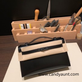 89 /Black (Noir) Black Hardware  kelly pochette  box 