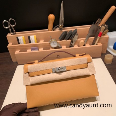 4B /Biscuit Silver Hardware kelly pochette  swift 