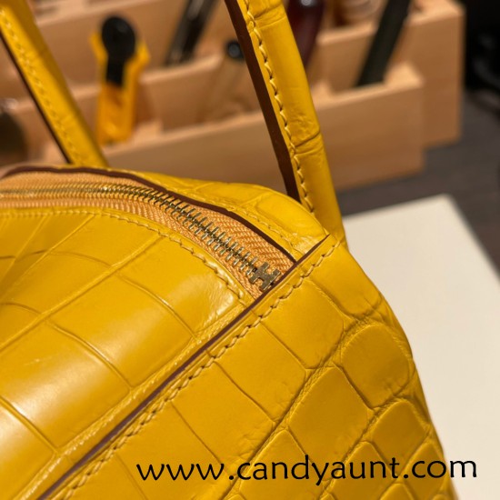 Hermes Lindy 26cm Crocodile Gold Hardware lindy26-001 Hermes Lindy 26cm Crocodile Gold Hardware lindy26-001