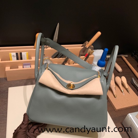 Hermes Lindy 26cm evercolor 63 /Vert Amande Silver Hardware lindy26-003 Hermes Lindy 26cm evercolor 63 /Vert Amande Silver Hardware lindy26-003